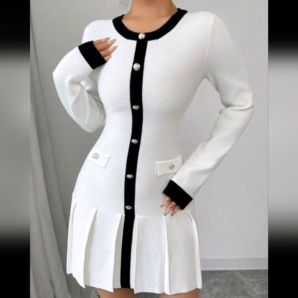 Women Contrast Color Crew Neck Long Sleeve Single-Breasted Knit Sweater - Picture 4 of 4